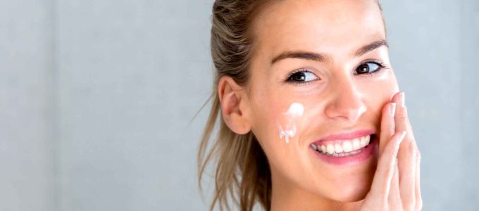 Øjenvippevækst Serum og Forstærkere: En Komplet Guide